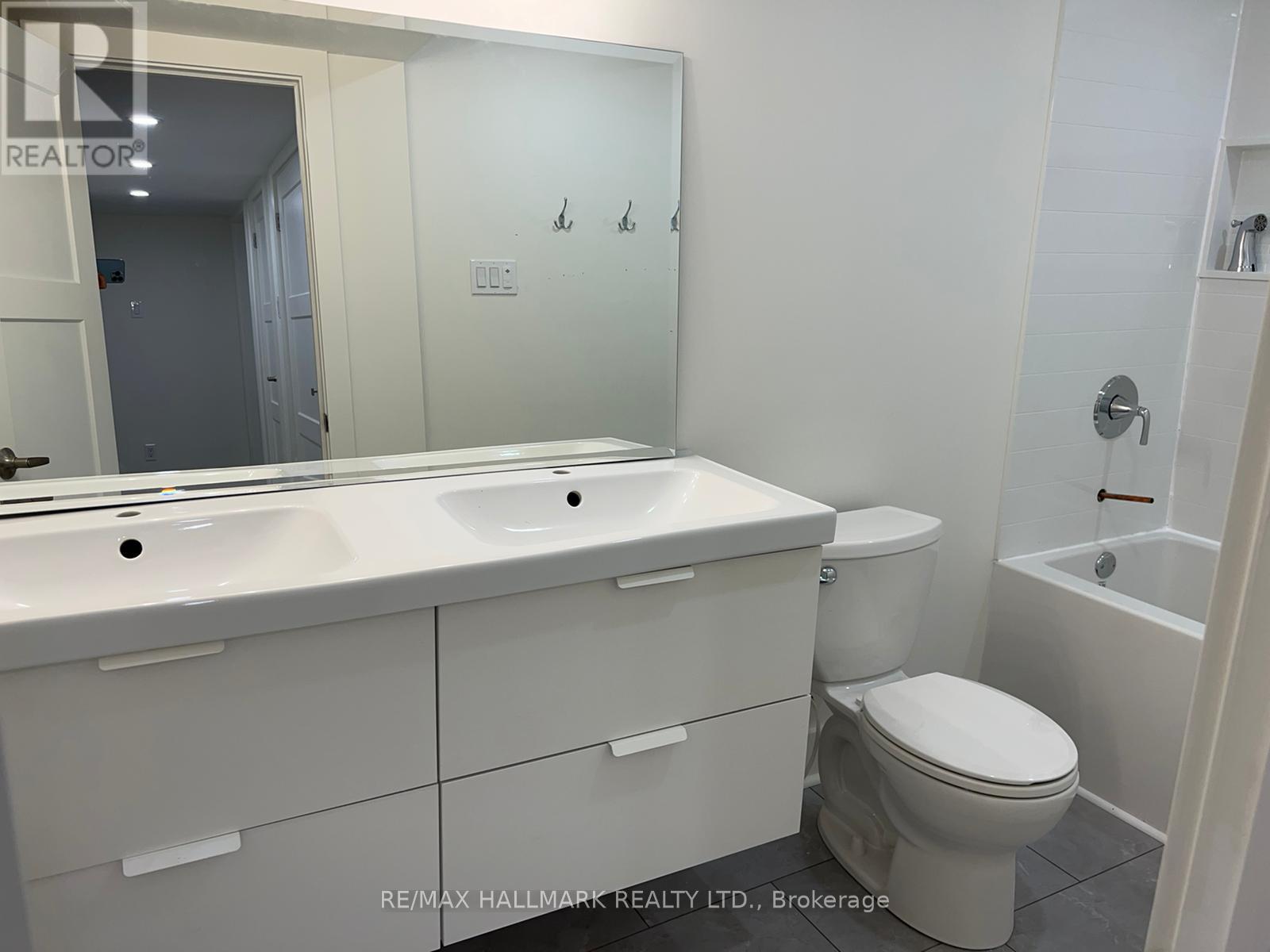 Photo 10 of Bsmt 429 Elm Road, Whitchurchstouffville ON
