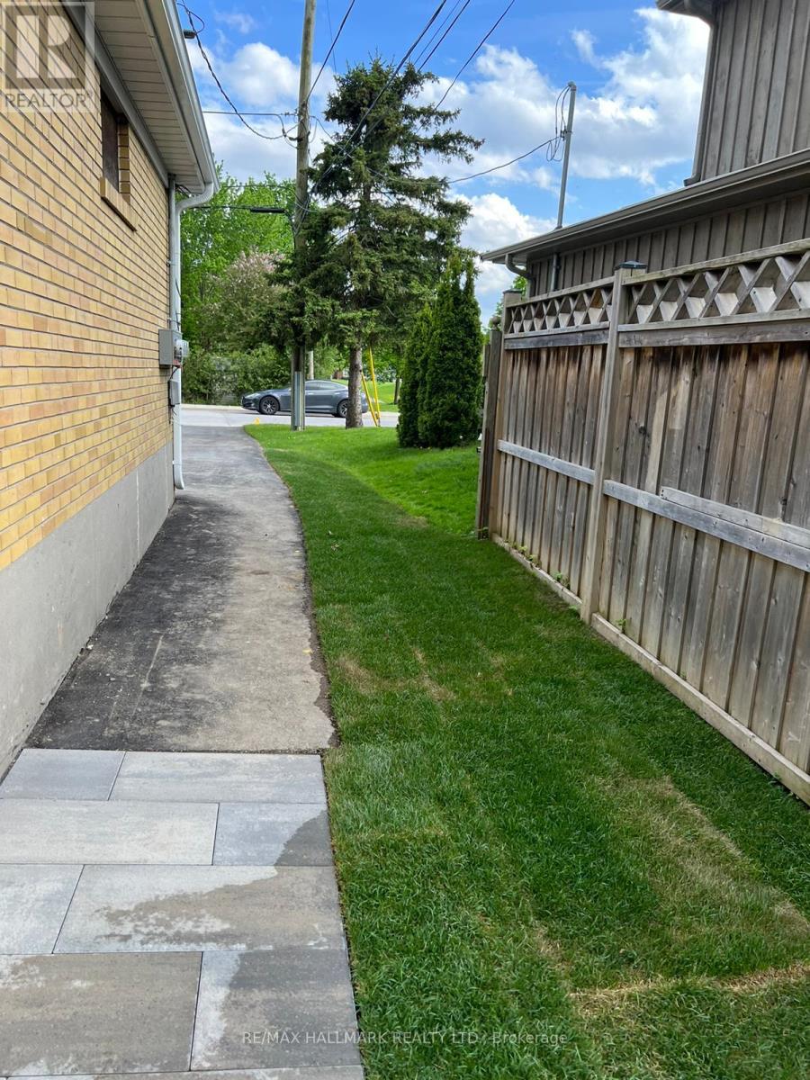 Photo 4 of Bsmt 429 Elm Road, Whitchurchstouffville ON