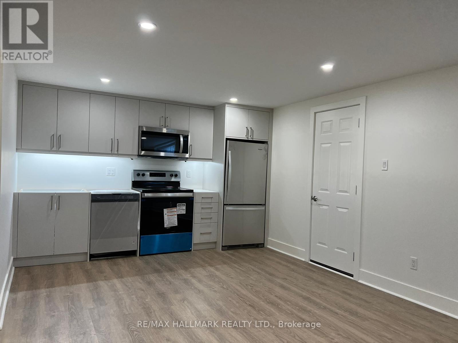 Photo 16 of Bsmt 429 Elm Road, Whitchurchstouffville ON