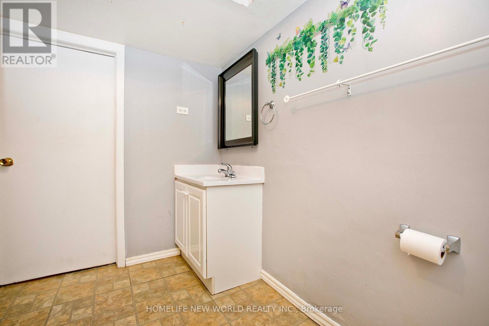 Photo 24 of 5 Hendon Road, Markham ON