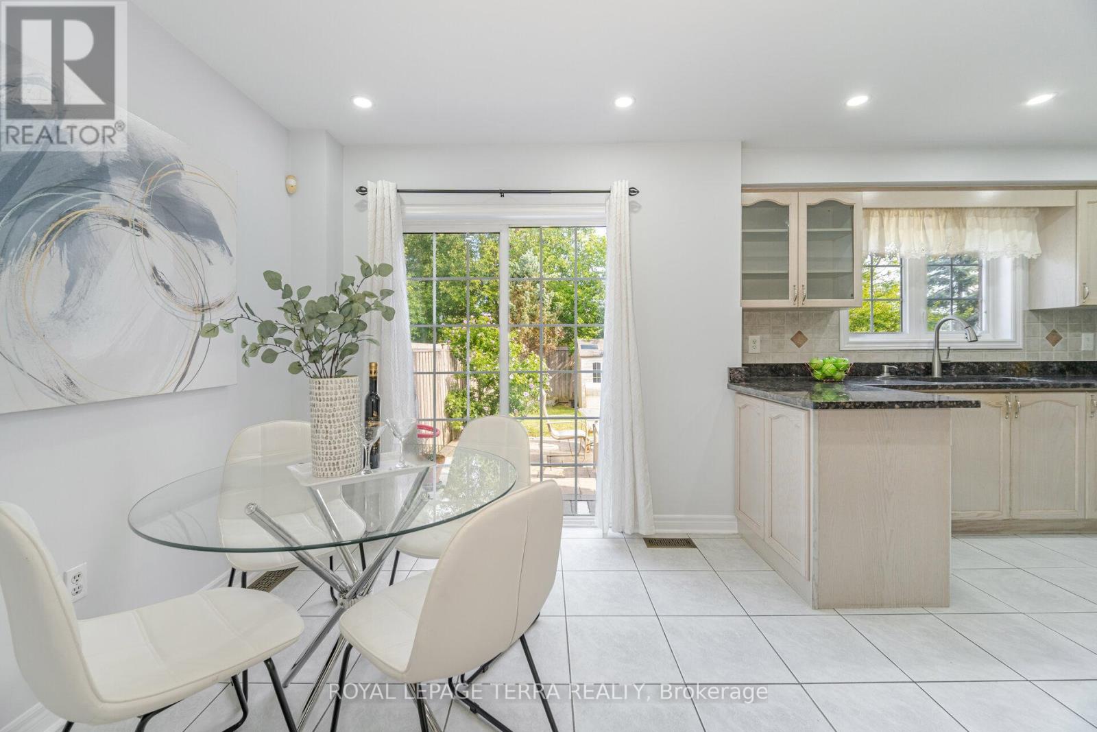 Photo 12 of 1 Copperfield Road, Brampton ON