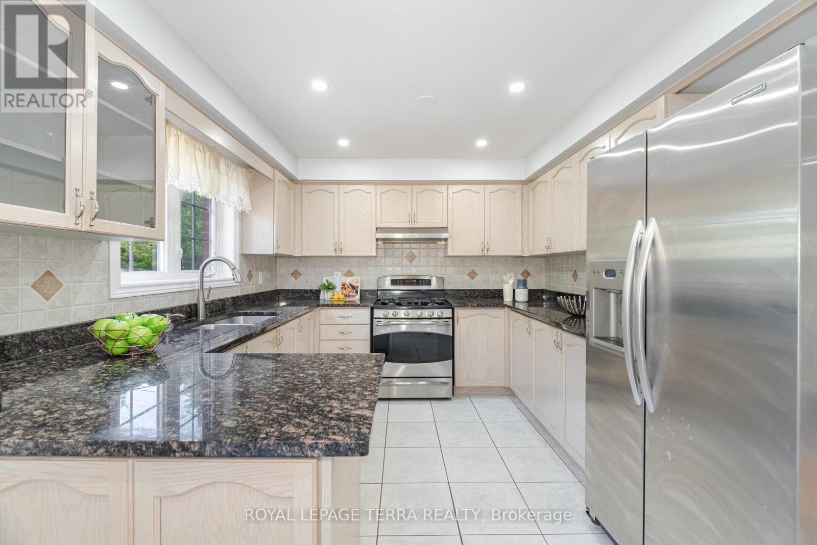 Photo 13 of 1 Copperfield Road, Brampton ON