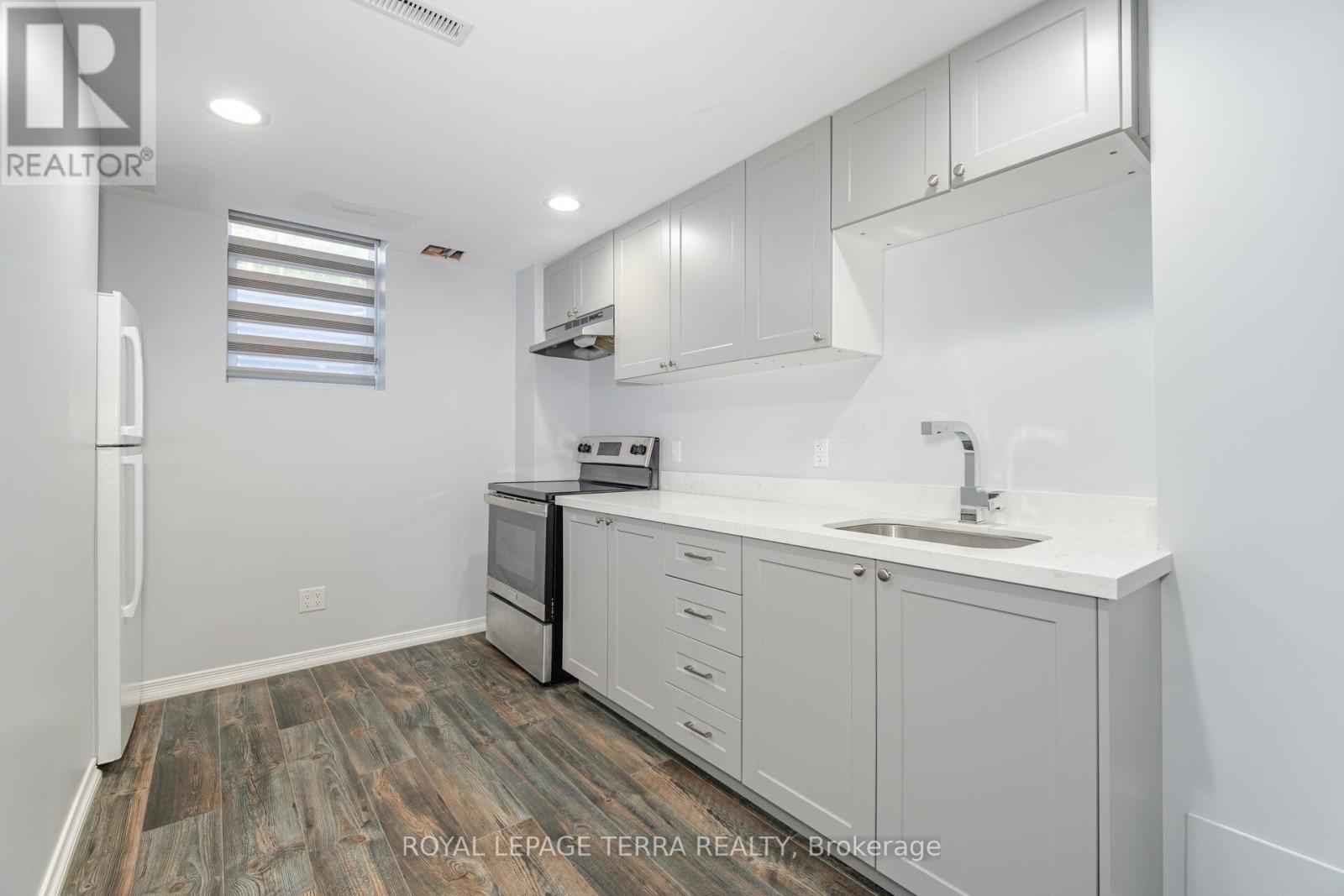 Photo 36 of 1 Copperfield Road, Brampton ON