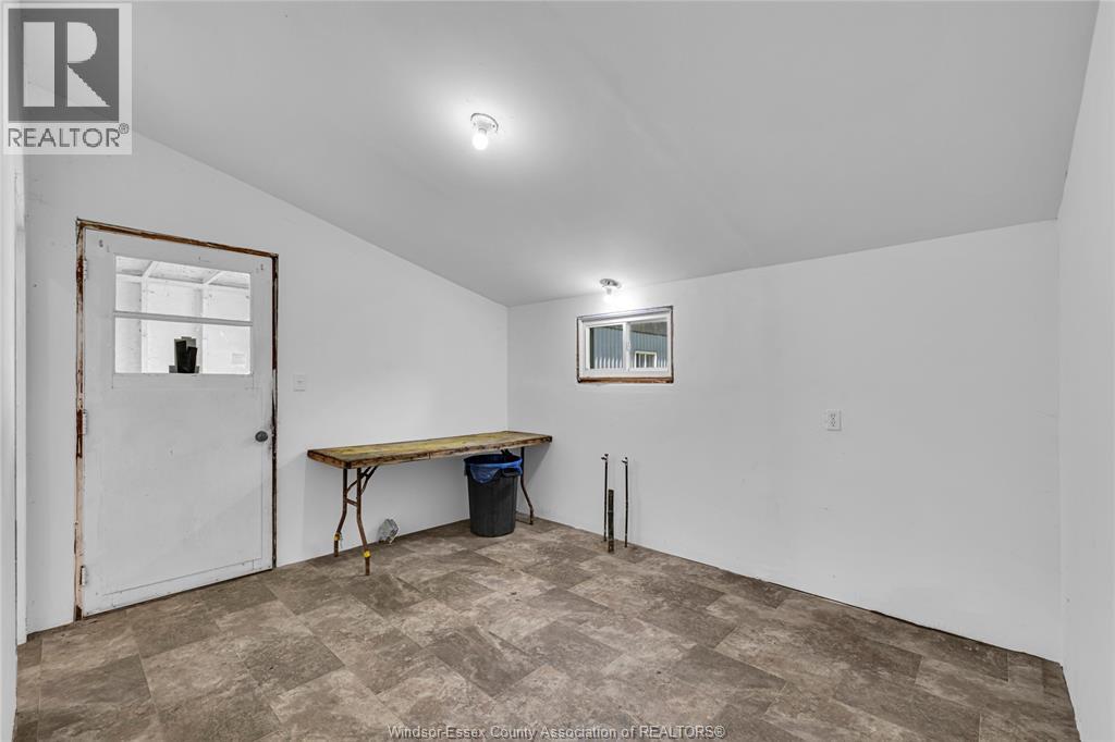 Photo 5 of 23365 Dew Drop Road, Thamesville ON