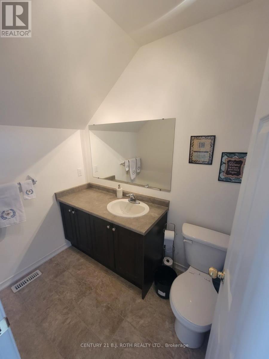 Photo 7 of 37 175 Stanley Street, Barrie ON