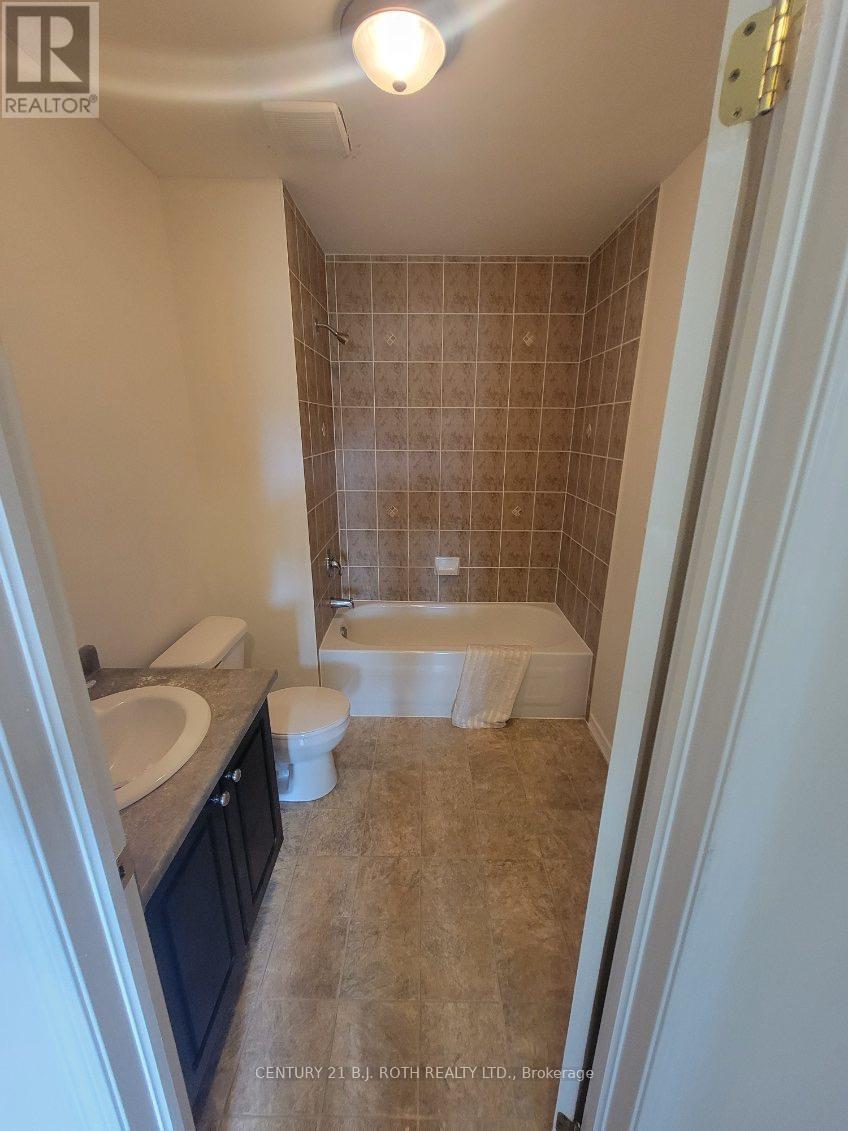 Photo 2 of 37 175 Stanley Street, Barrie ON