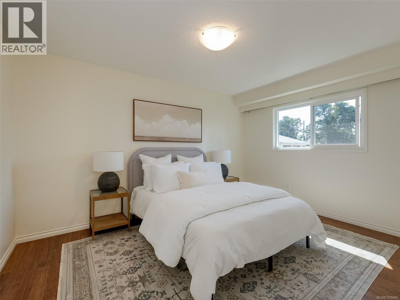 Photo 19 of 1869 Penshurst Rd, Saanich BC