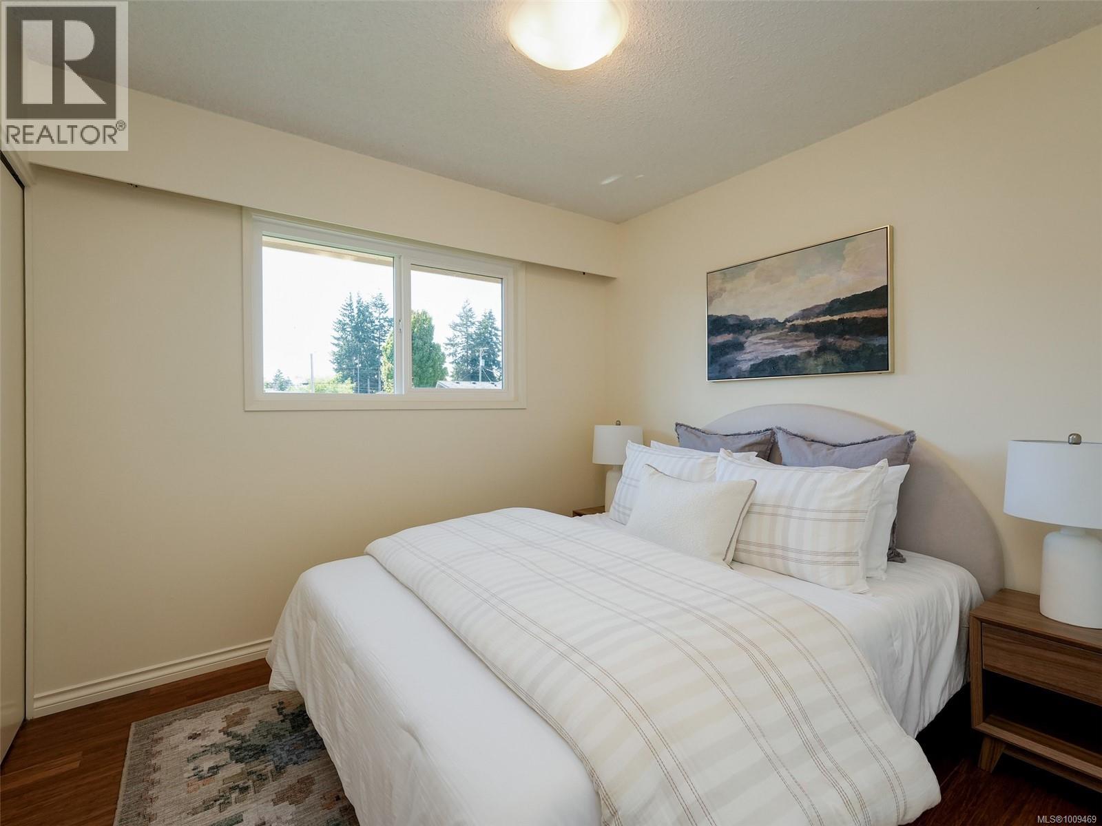 Photo 23 of 1869 Penshurst Rd, Saanich BC