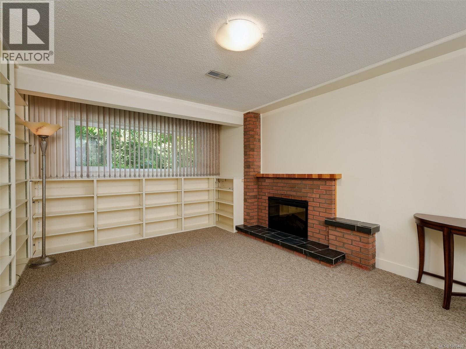 Photo 28 of 1869 Penshurst Rd, Saanich BC