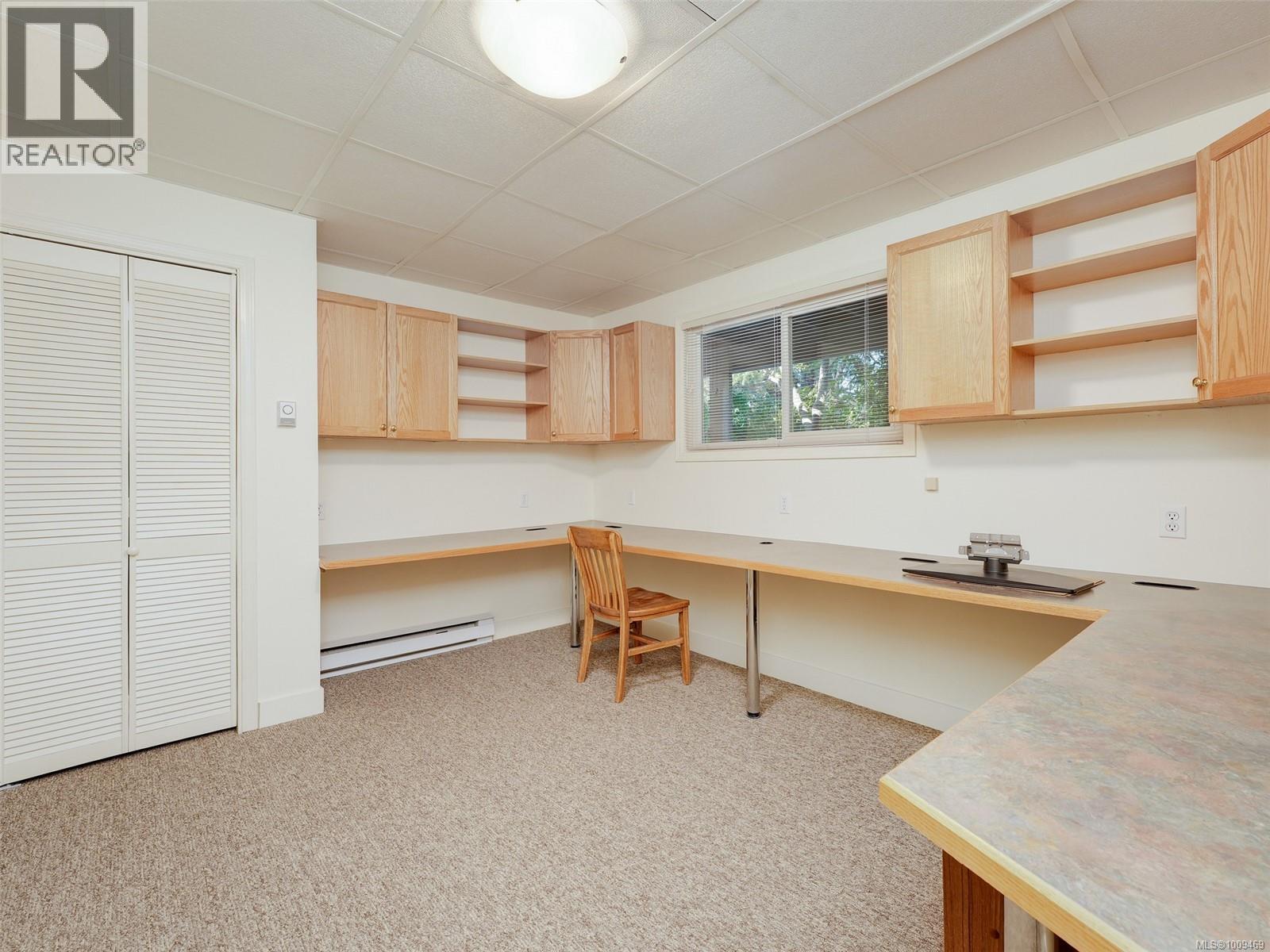 Photo 30 of 1869 Penshurst Rd, Saanich BC