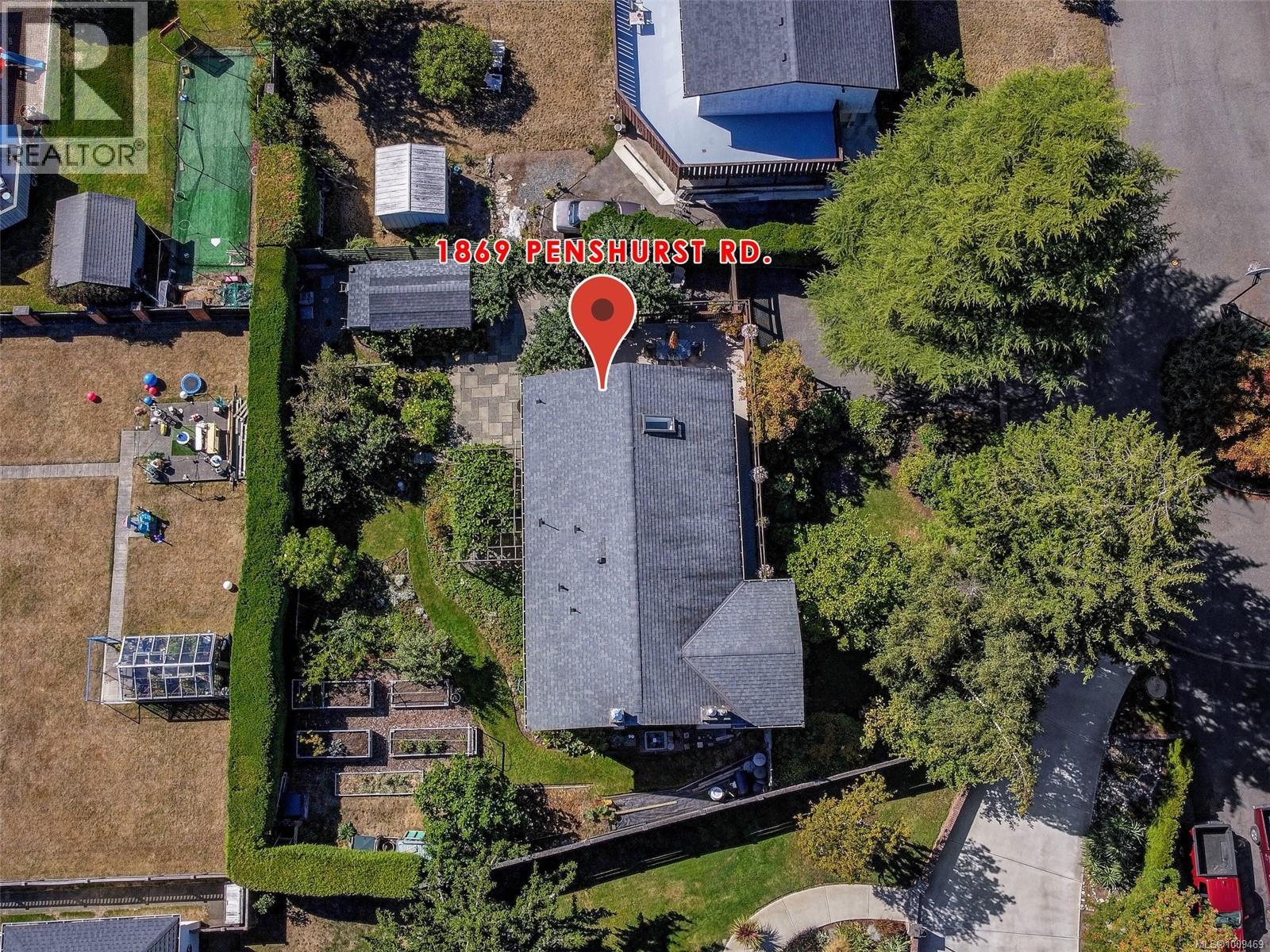 Photo 38 of 1869 Penshurst Rd, Saanich BC
