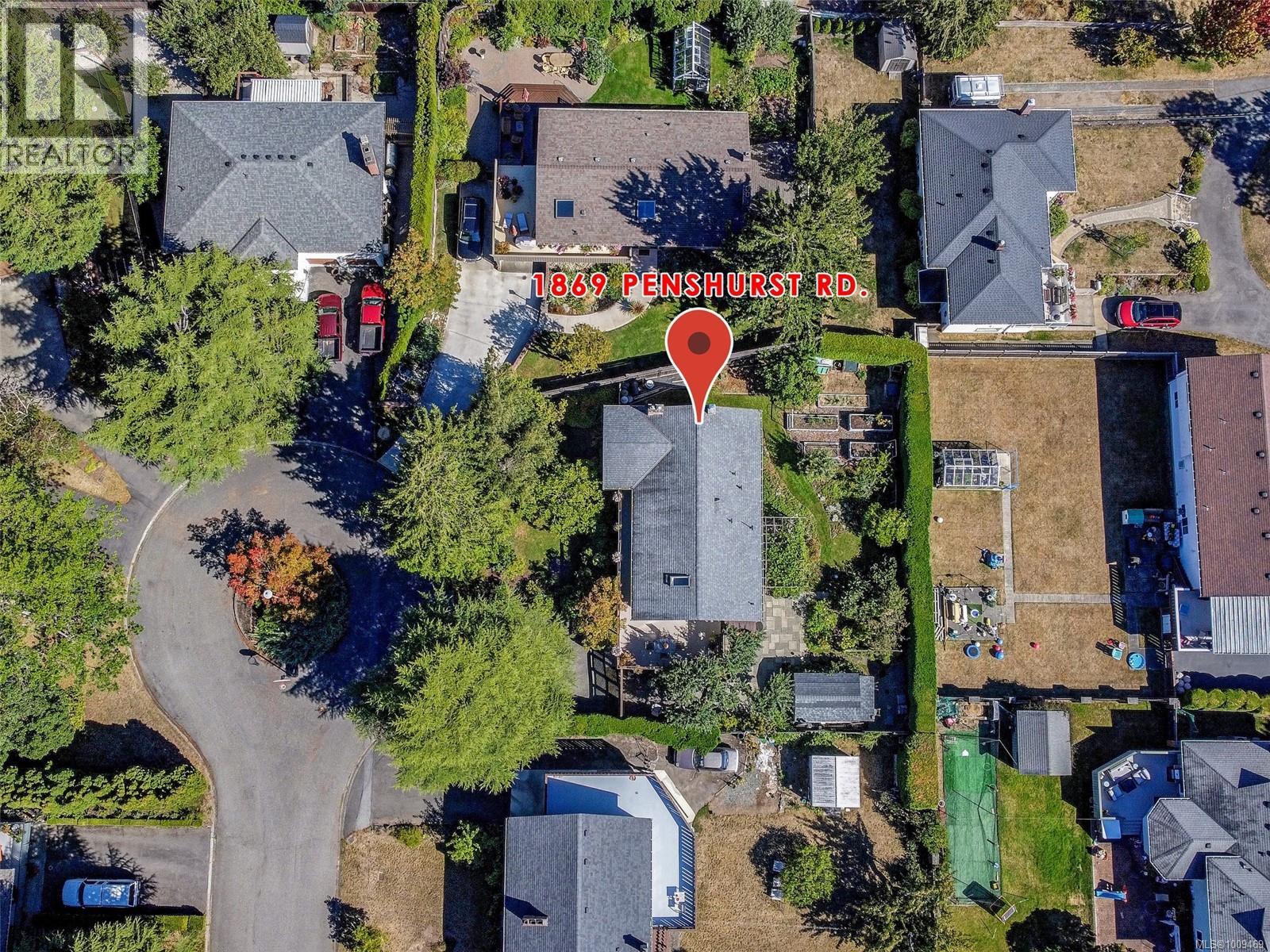 Photo 44 of 1869 Penshurst Rd, Saanich BC