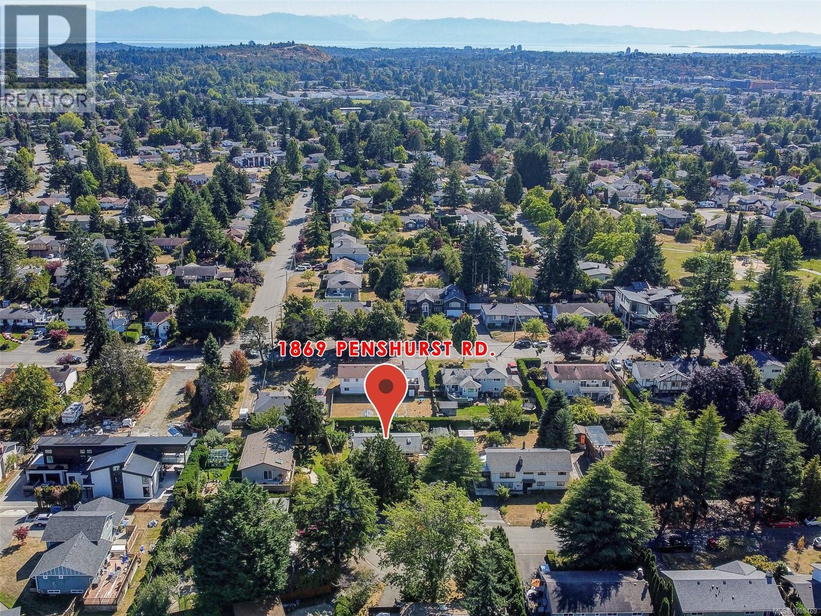 Photo 45 of 1869 Penshurst Rd, Saanich BC