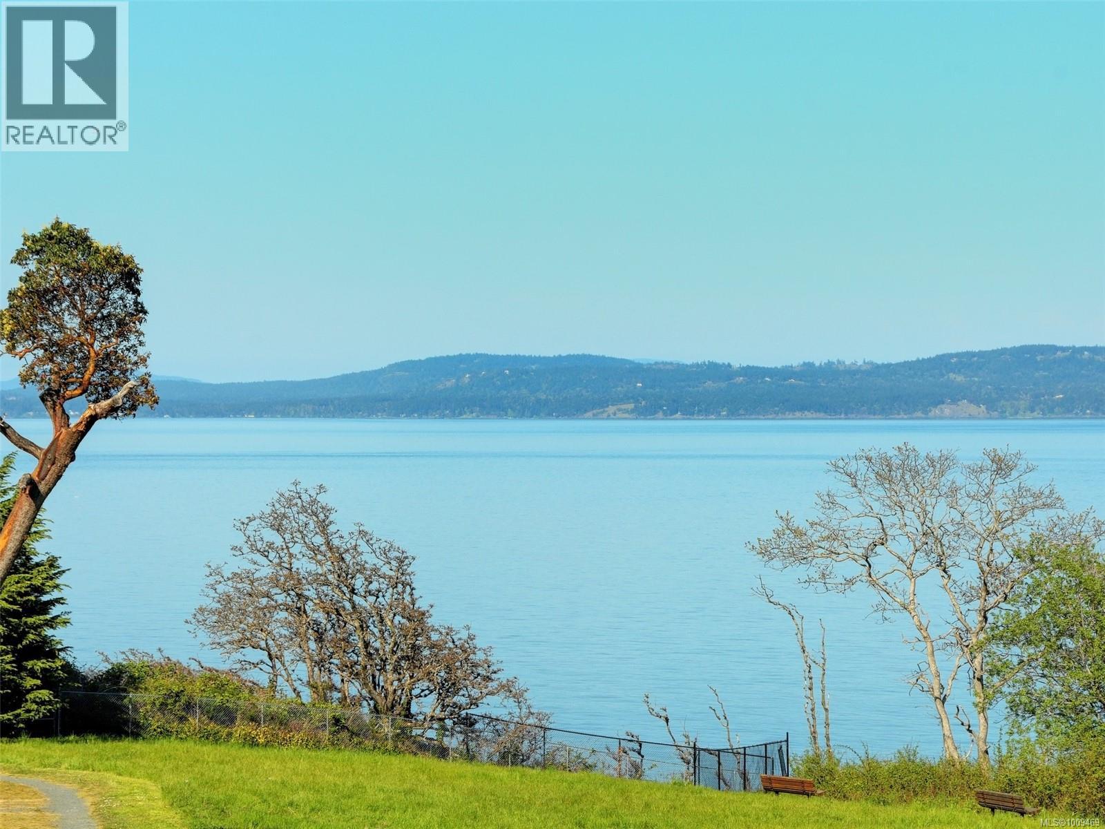 Photo 47 of 1869 Penshurst Rd, Saanich BC