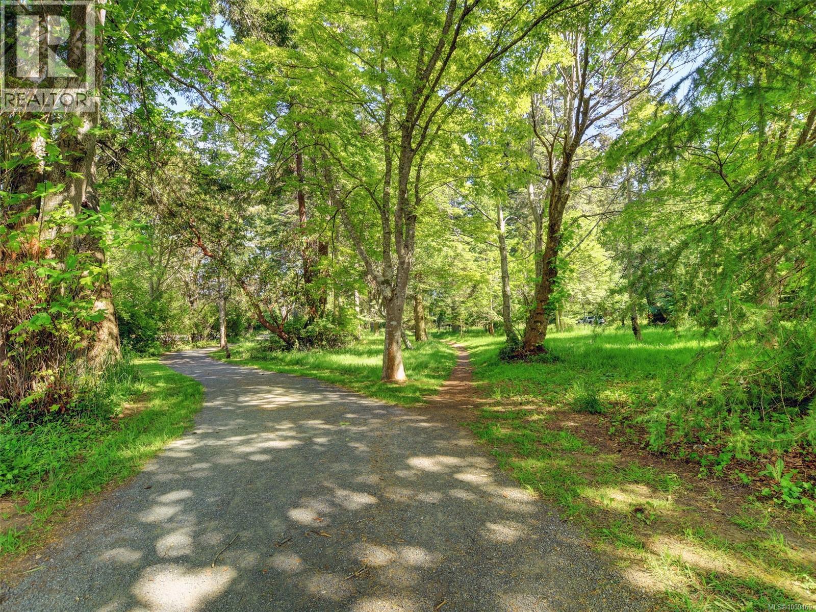 Photo 50 of 1869 Penshurst Rd, Saanich BC