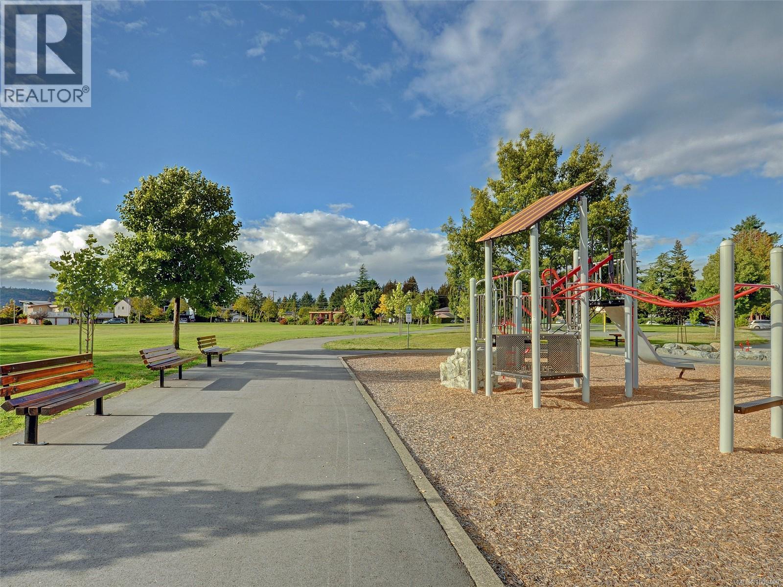 Photo 53 of 1869 Penshurst Rd, Saanich BC