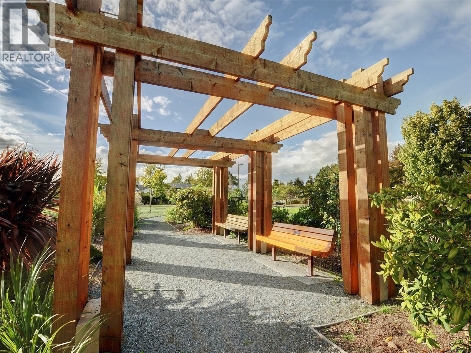 Photo 54 of 1869 Penshurst Rd, Saanich BC