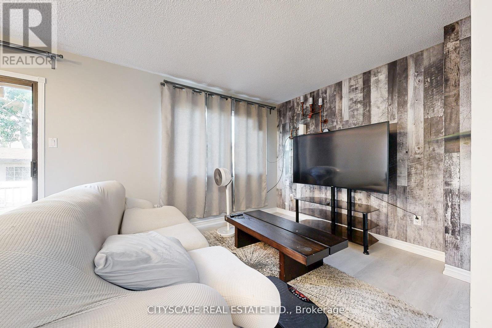 Photo 18 of 35 Letty Avenue, Brampton ON