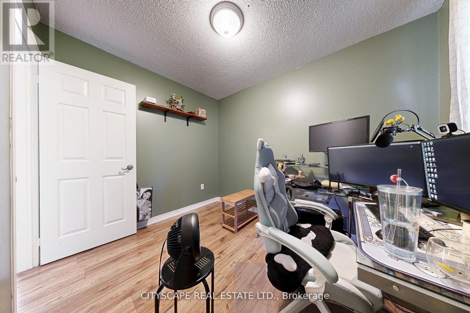 Photo 5 of 35 Letty Avenue, Brampton ON