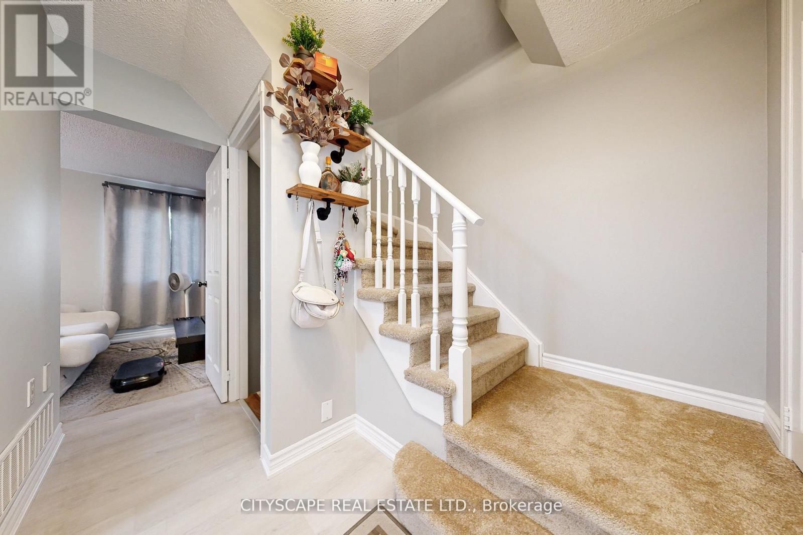 Photo 8 of 35 Letty Avenue, Brampton ON