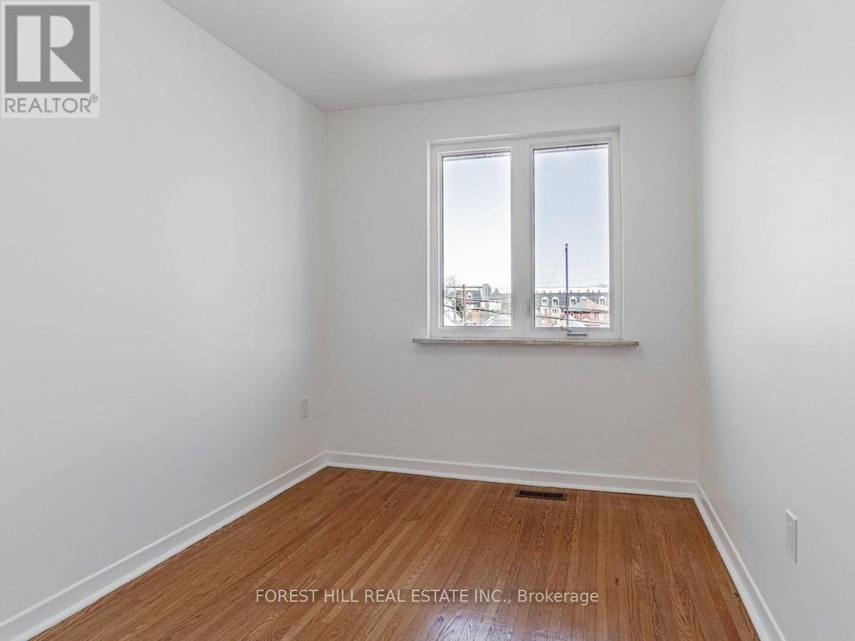 Photo 29 of A 80 Belgravia Avenue, Toronto ON
