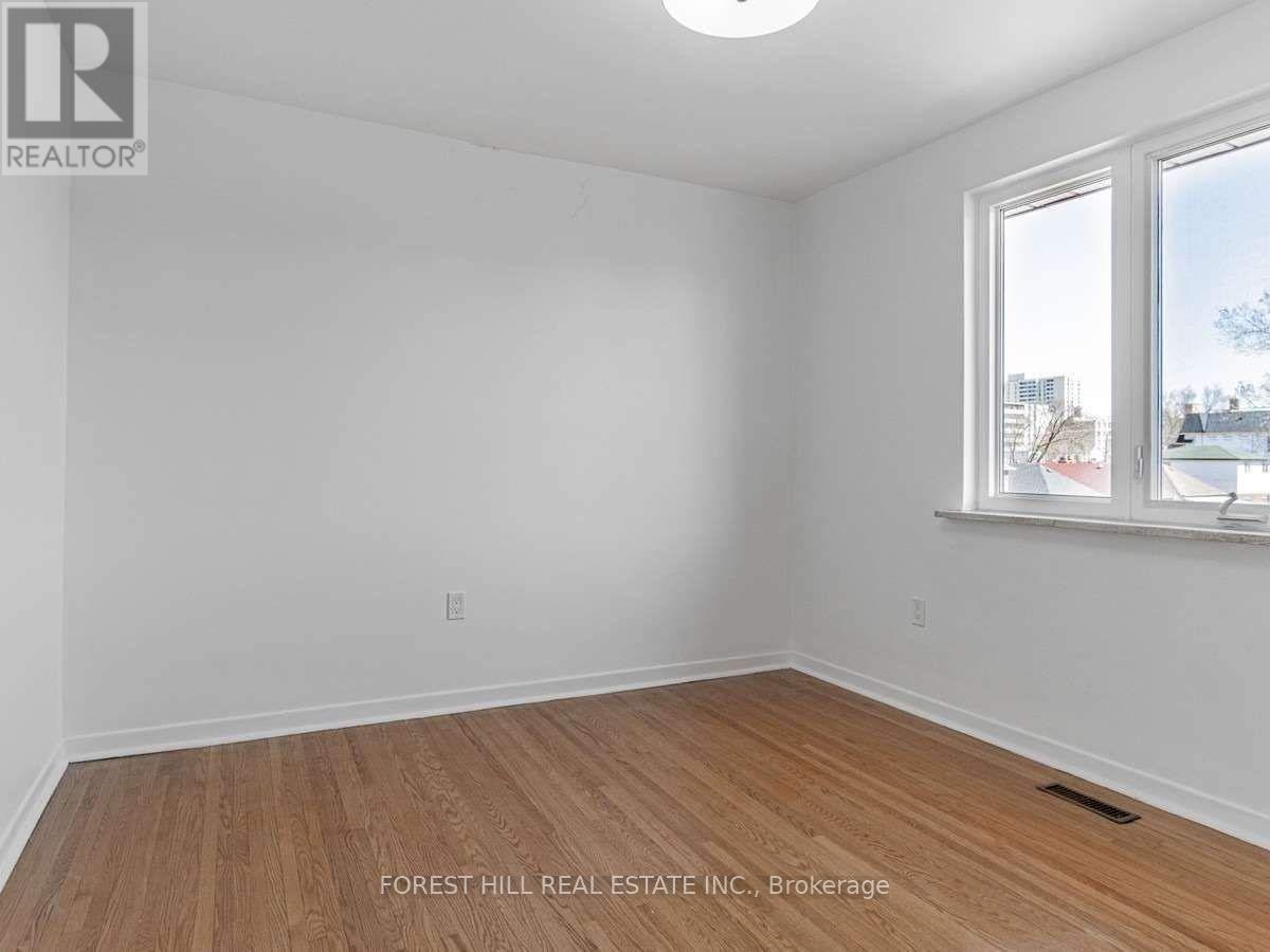 Photo 15 of A 80 Belgravia Avenue, Toronto ON
