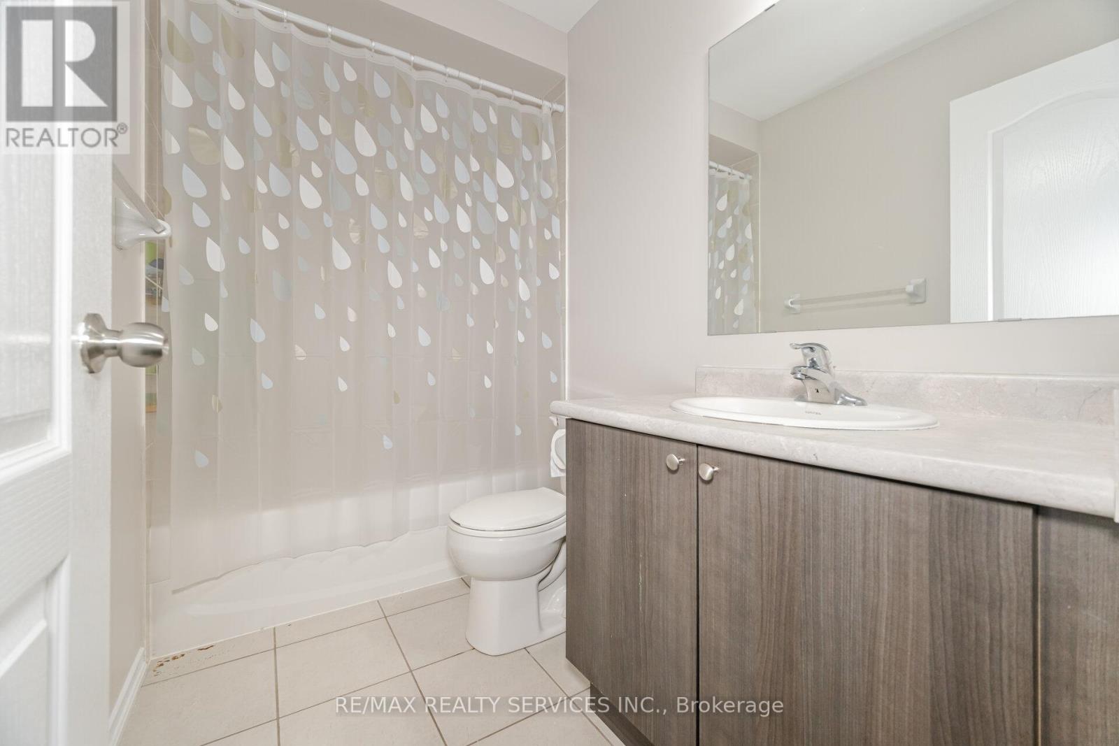 Photo 36 of 101 Templehill Road, Brampton ON