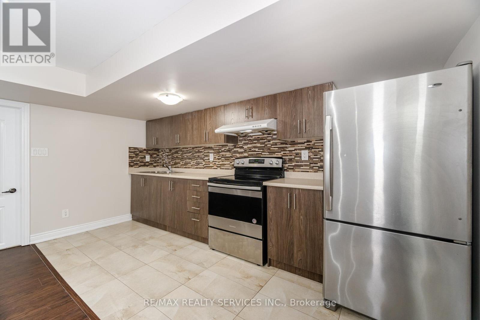 Photo 38 of 101 Templehill Road, Brampton ON