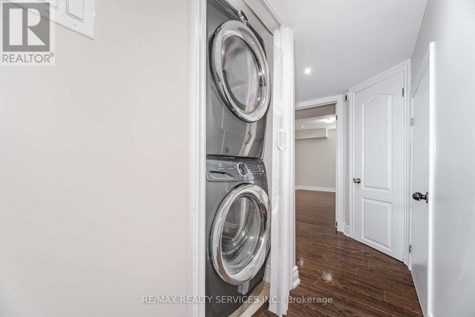 Photo 24 of 101 Templehill Road, Brampton ON