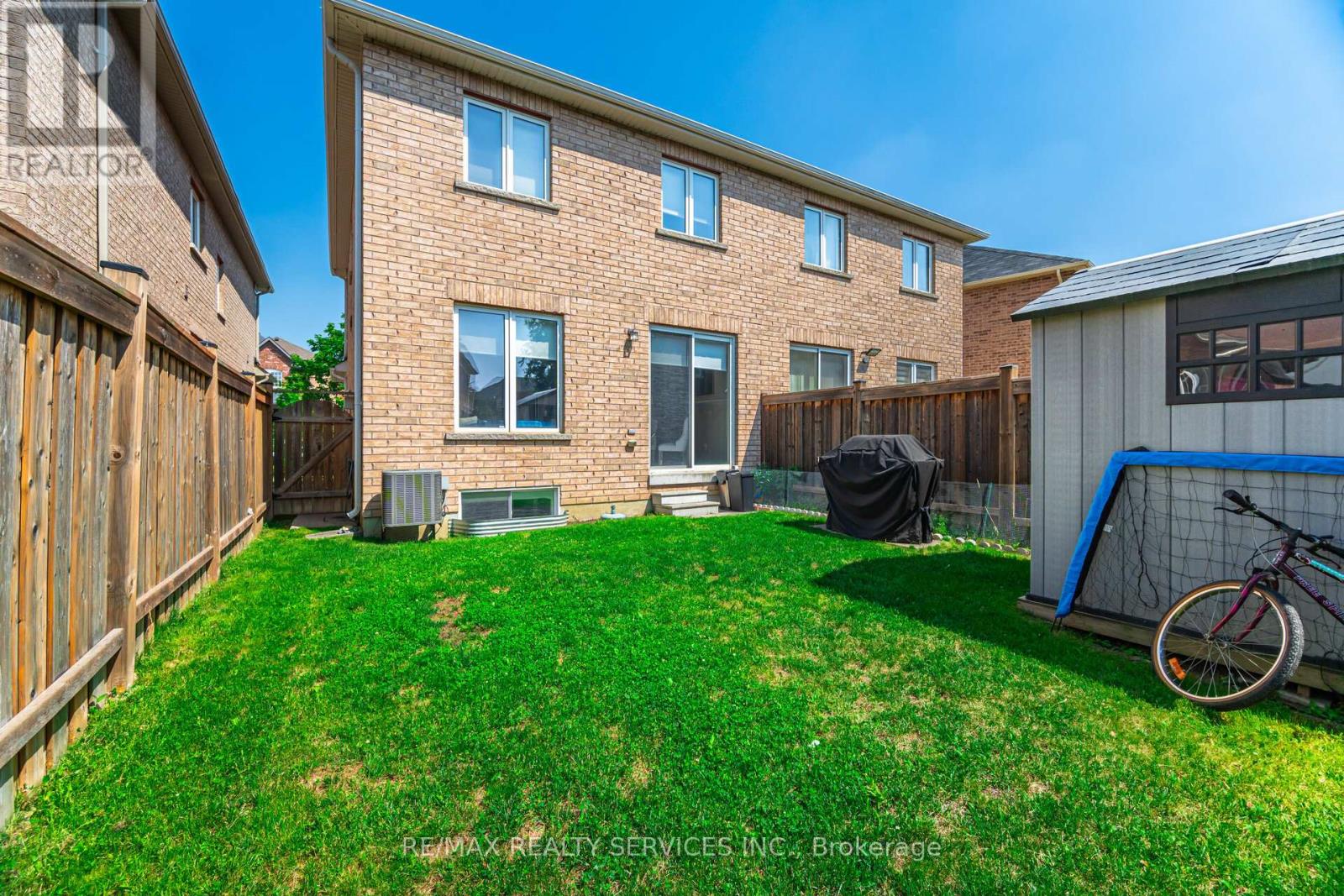 Photo 22 of 101 Templehill Road, Brampton ON
