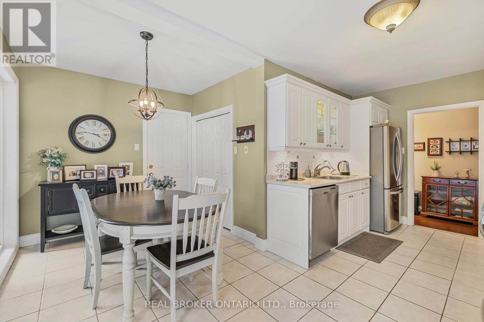 Photo 19 of 25 Sora Drive, Mississauga ON