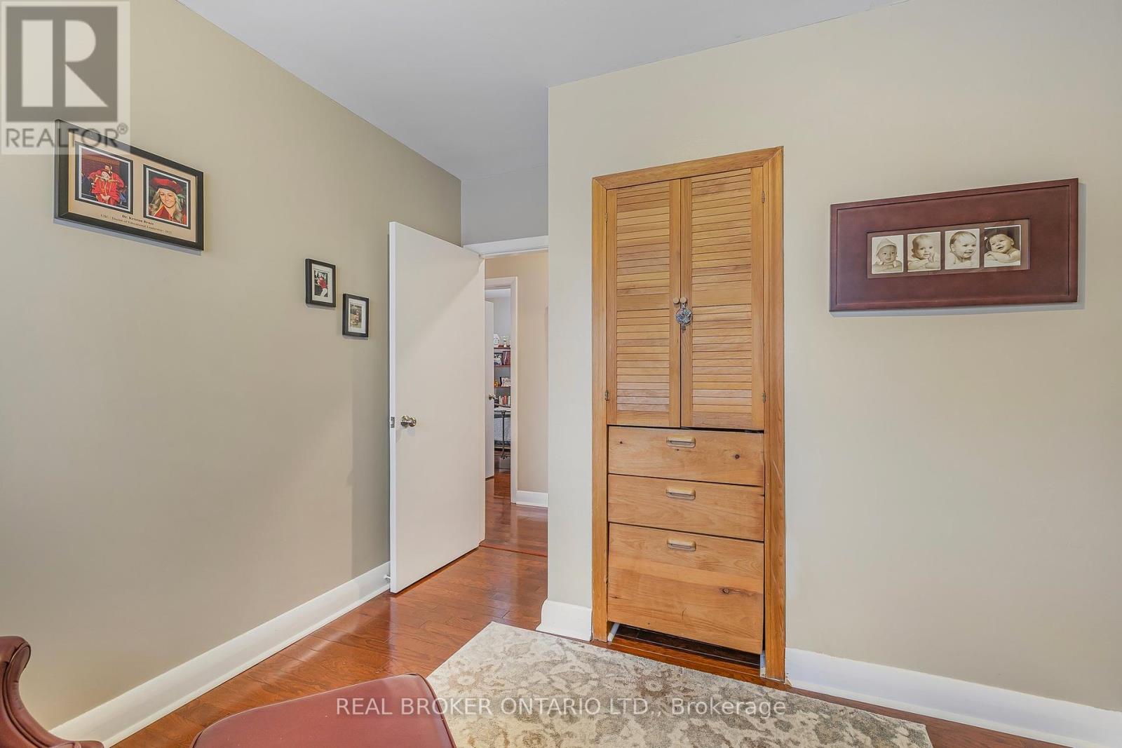 Photo 11 of 25 Sora Drive, Mississauga ON