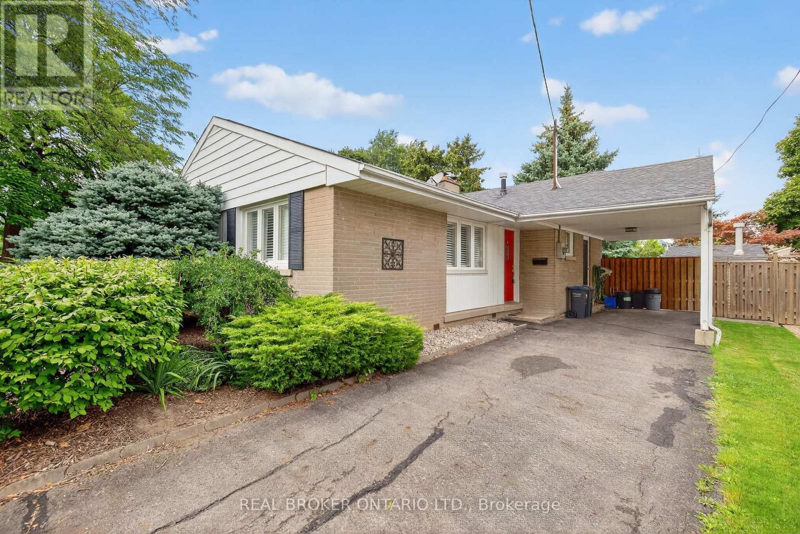 Photo 6 of 25 Sora Drive, Mississauga ON