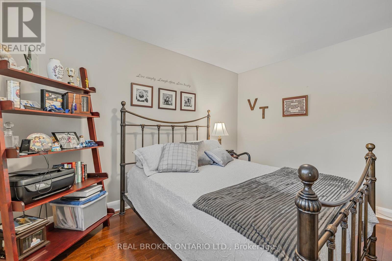 Photo 21 of 25 Sora Drive, Mississauga ON