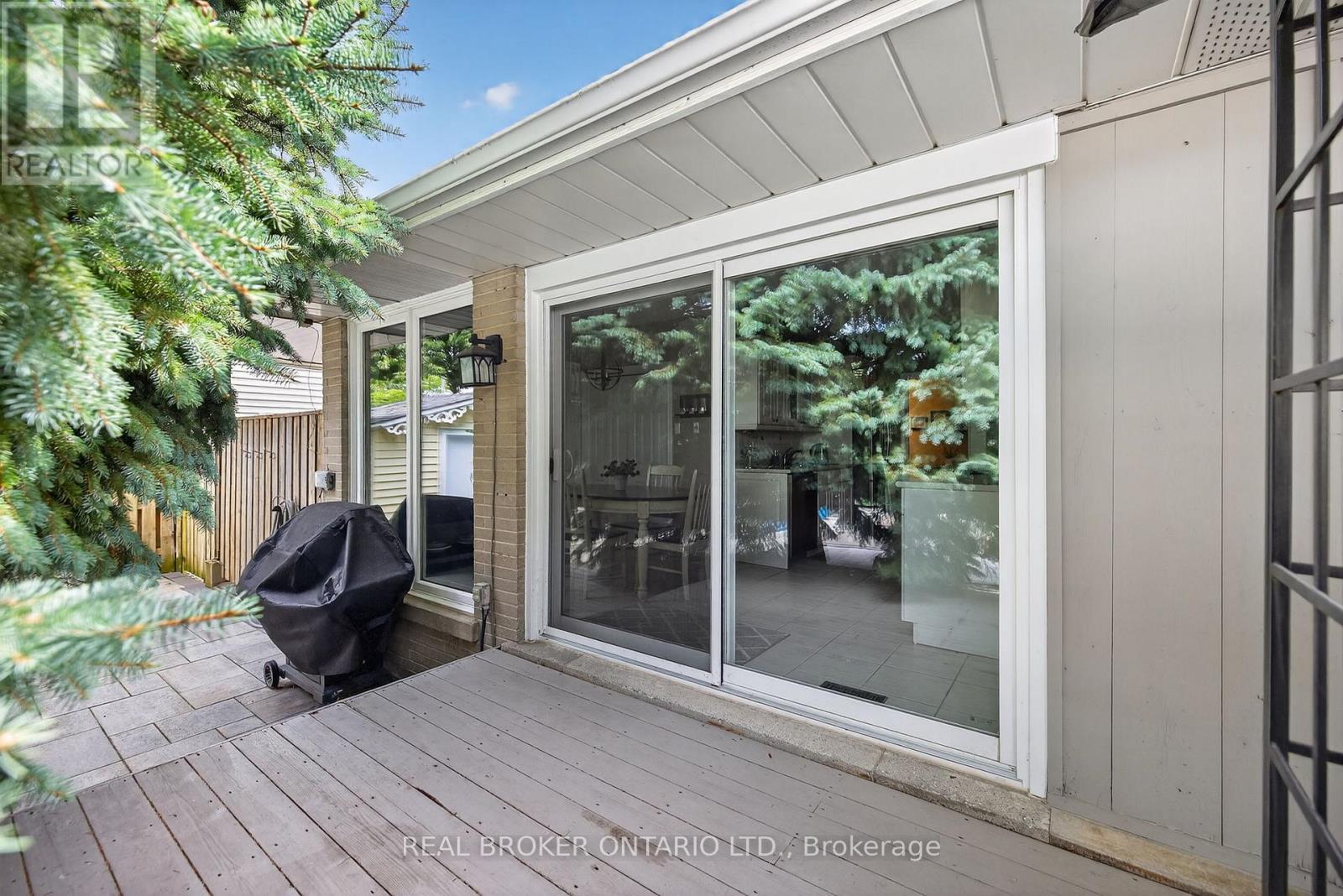 Photo 18 of 25 Sora Drive, Mississauga ON
