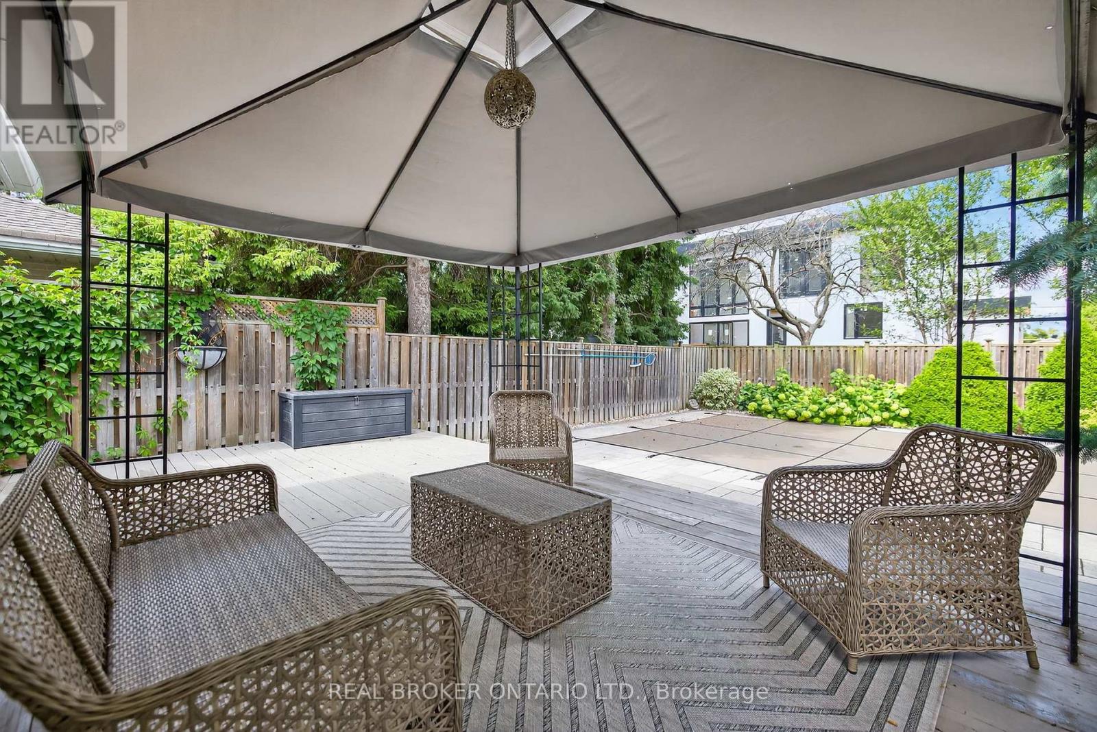 Photo 4 of 25 Sora Drive, Mississauga ON