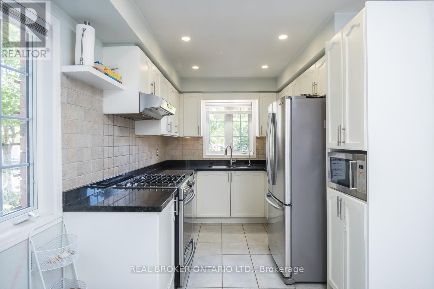 Photo 13 of 1508 Pinecliff Road, Oakville ON