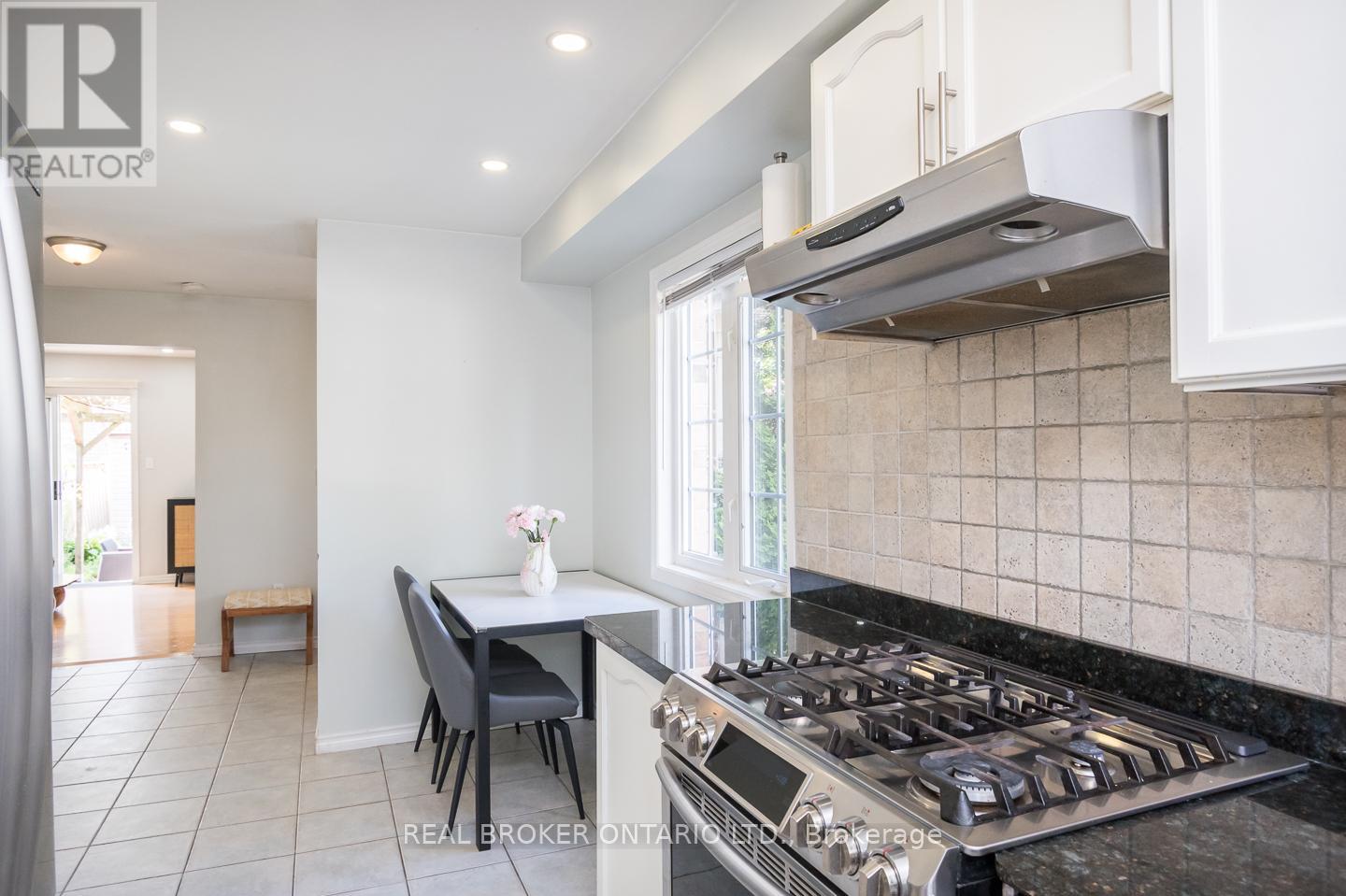 Photo 6 of 1508 Pinecliff Road, Oakville ON