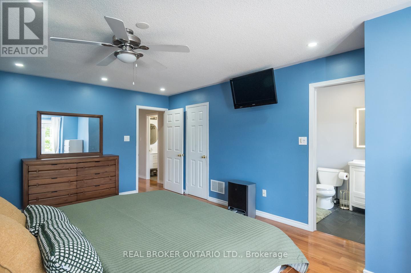 Photo 10 of 1508 Pinecliff Road, Oakville ON