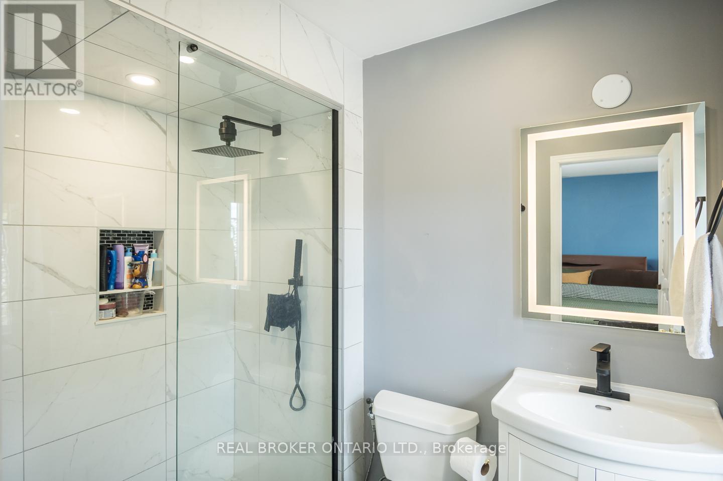 Photo 4 of 1508 Pinecliff Road, Oakville ON