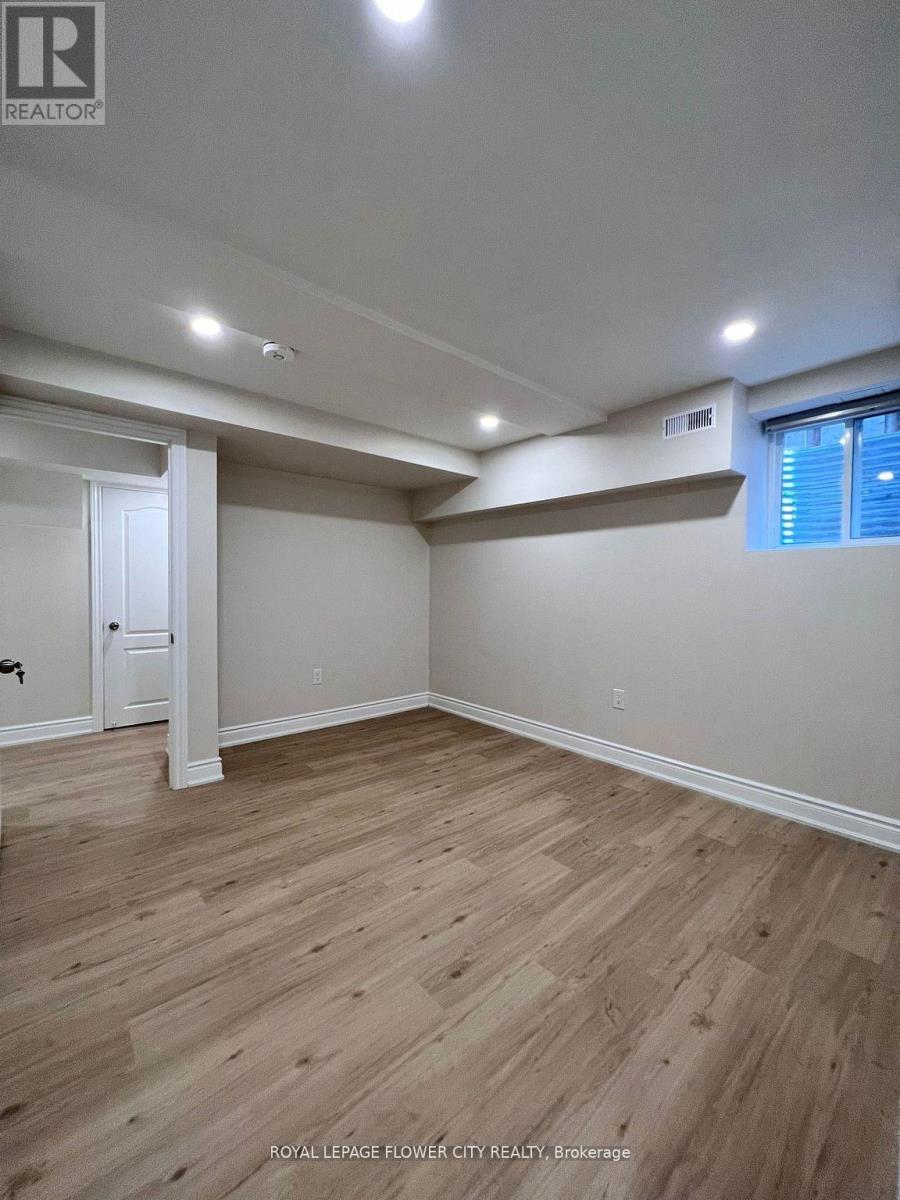 Photo 6 of Basement 6936 Historic Trail, Mississauga ON