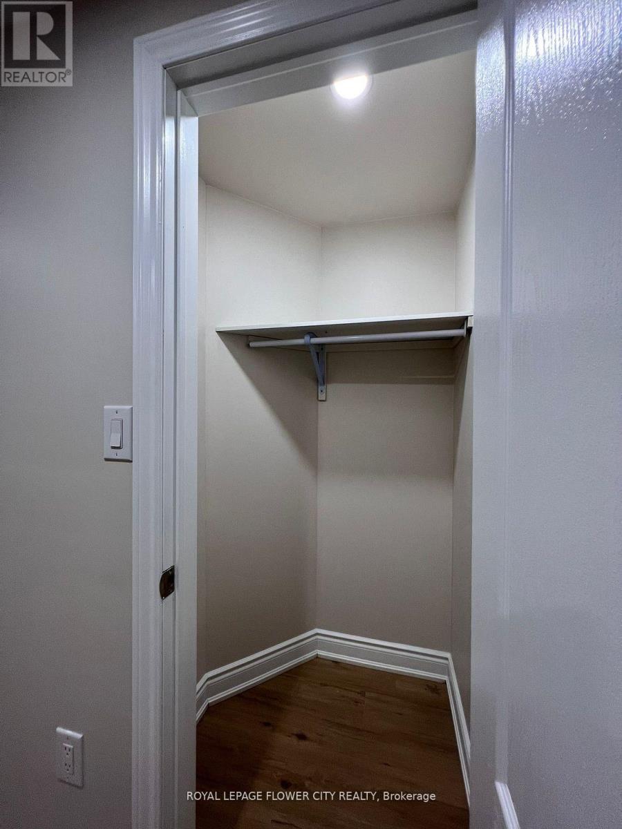 Photo 10 of Basement 6936 Historic Trail, Mississauga ON