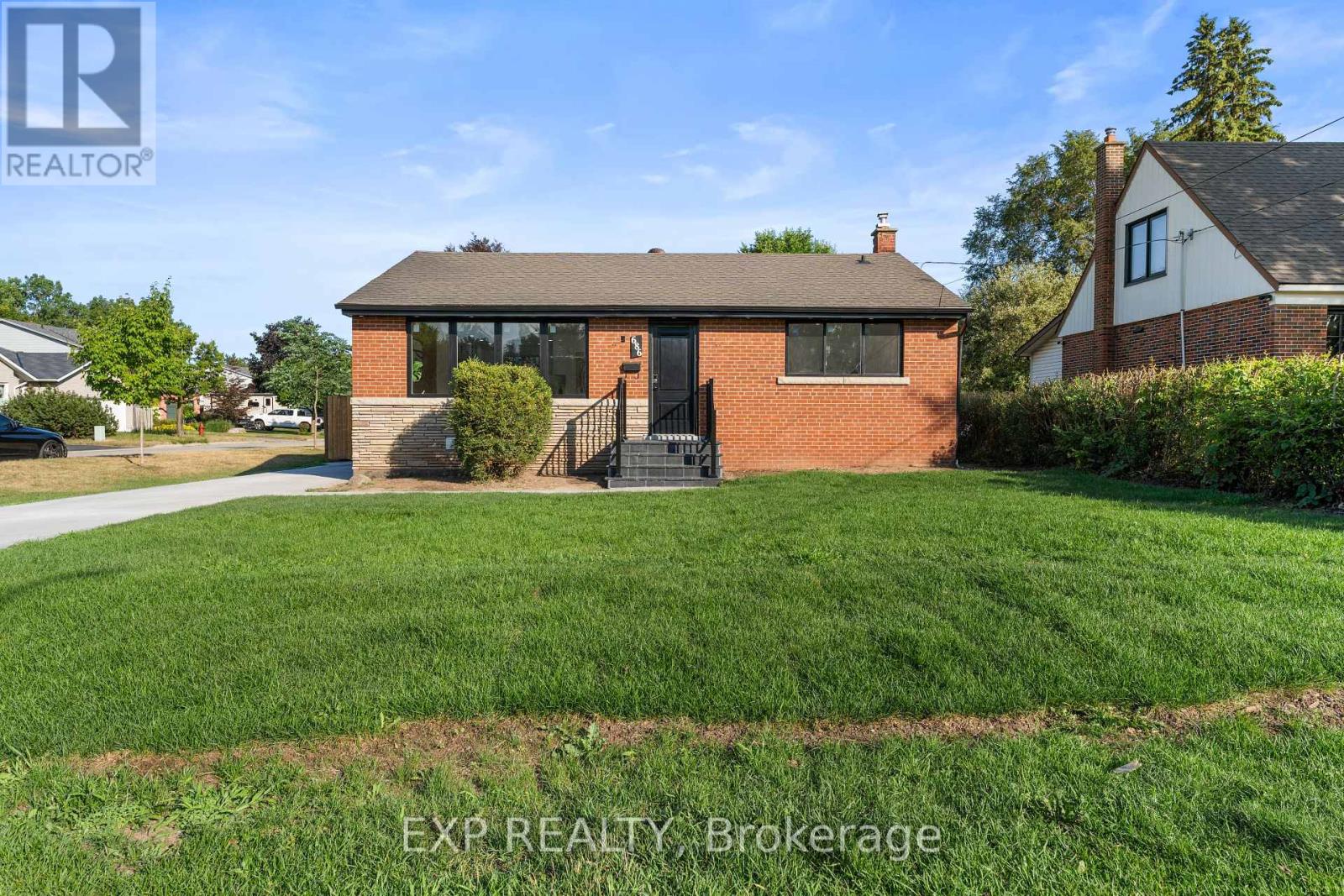 Photo 1 of 686 Wickens Avenue, Burlington ON
