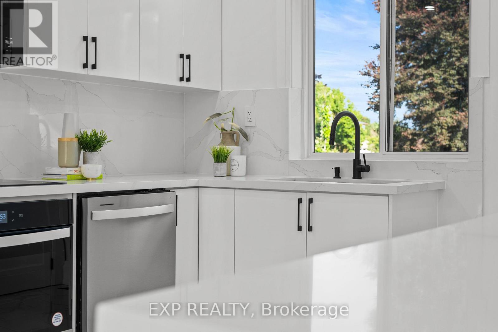 Photo 15 of 686 Wickens Avenue, Burlington ON