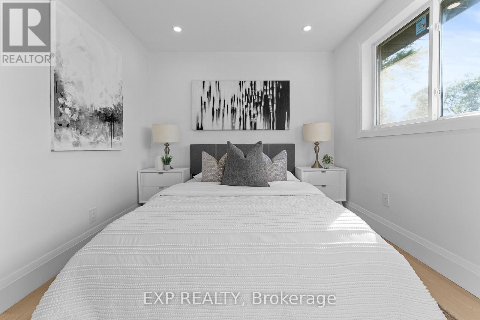 Photo 18 of 686 Wickens Avenue, Burlington ON