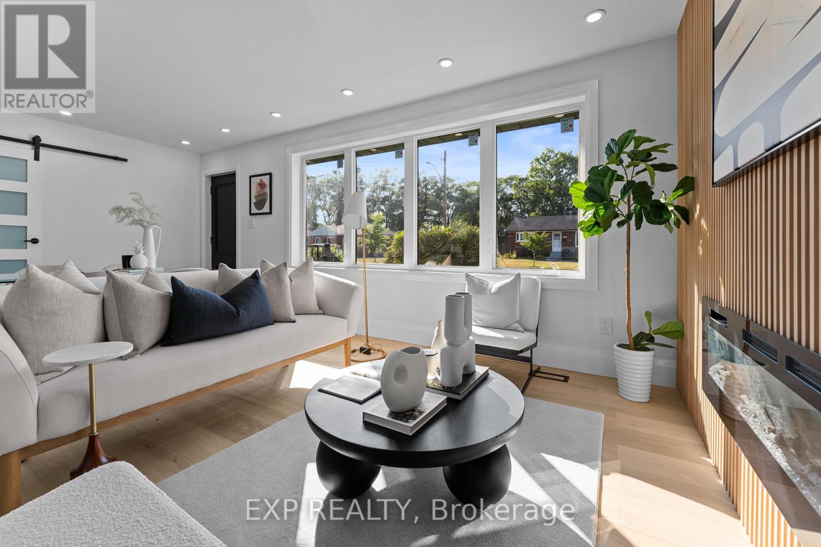 Photo 3 of 686 Wickens Avenue, Burlington ON