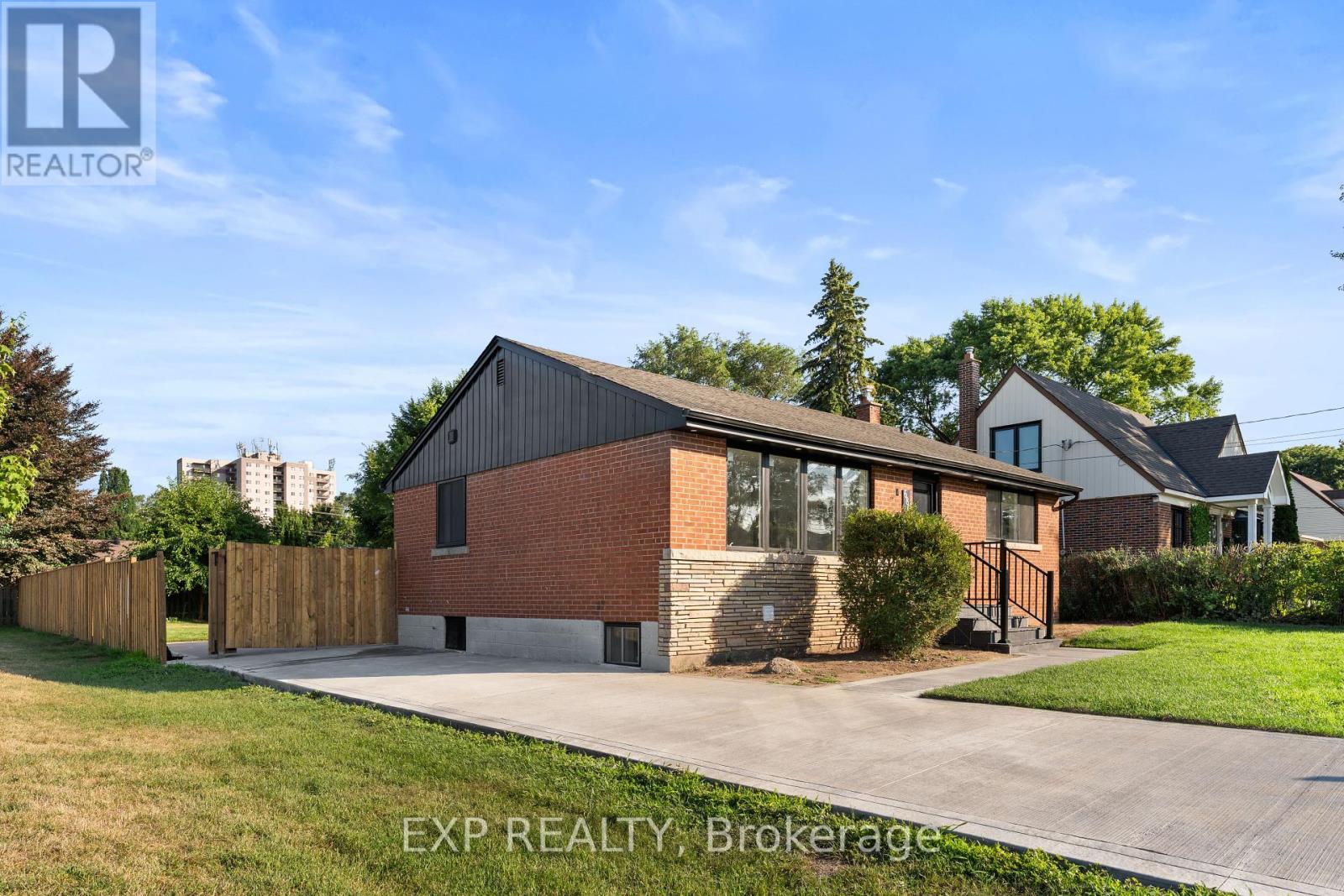 Photo 46 of 686 Wickens Avenue, Burlington ON