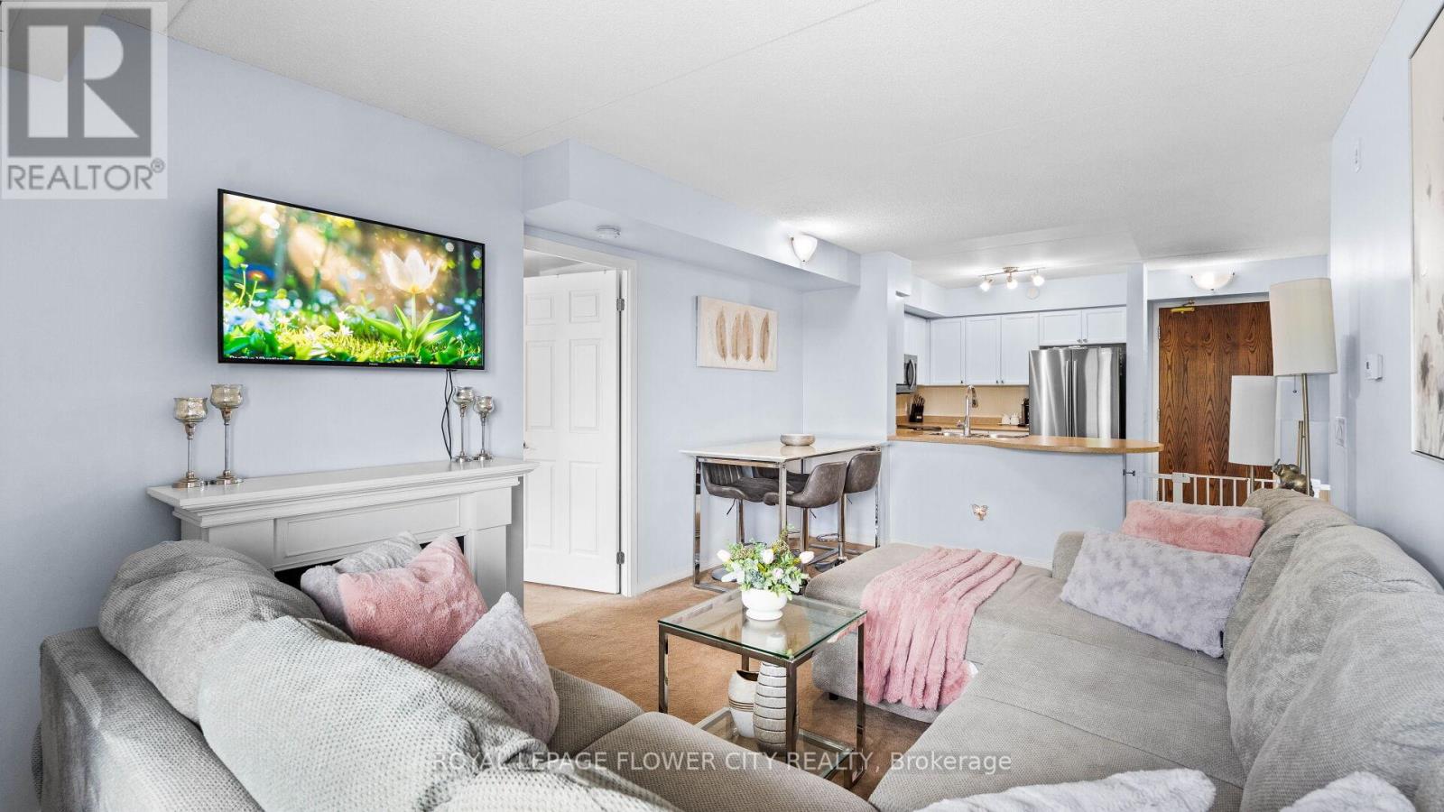 Photo 11 of 204 25 Via Rosedale, Brampton ON