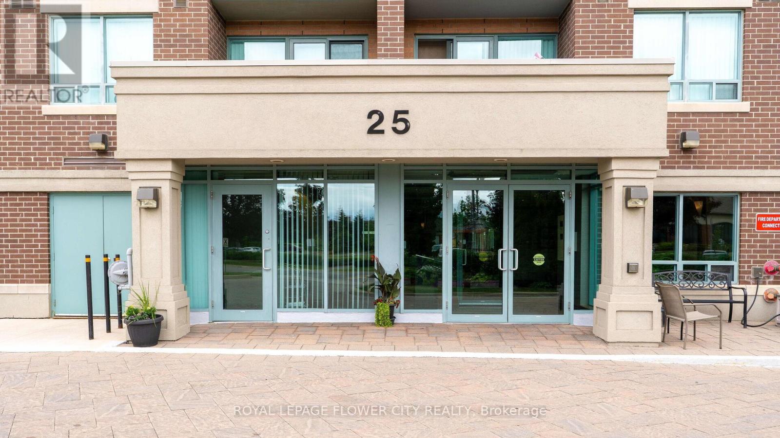 Photo 3 of 204 25 Via Rosedale, Brampton ON