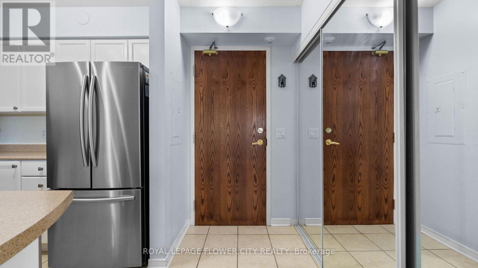 Photo 6 of 204 25 Via Rosedale, Brampton ON